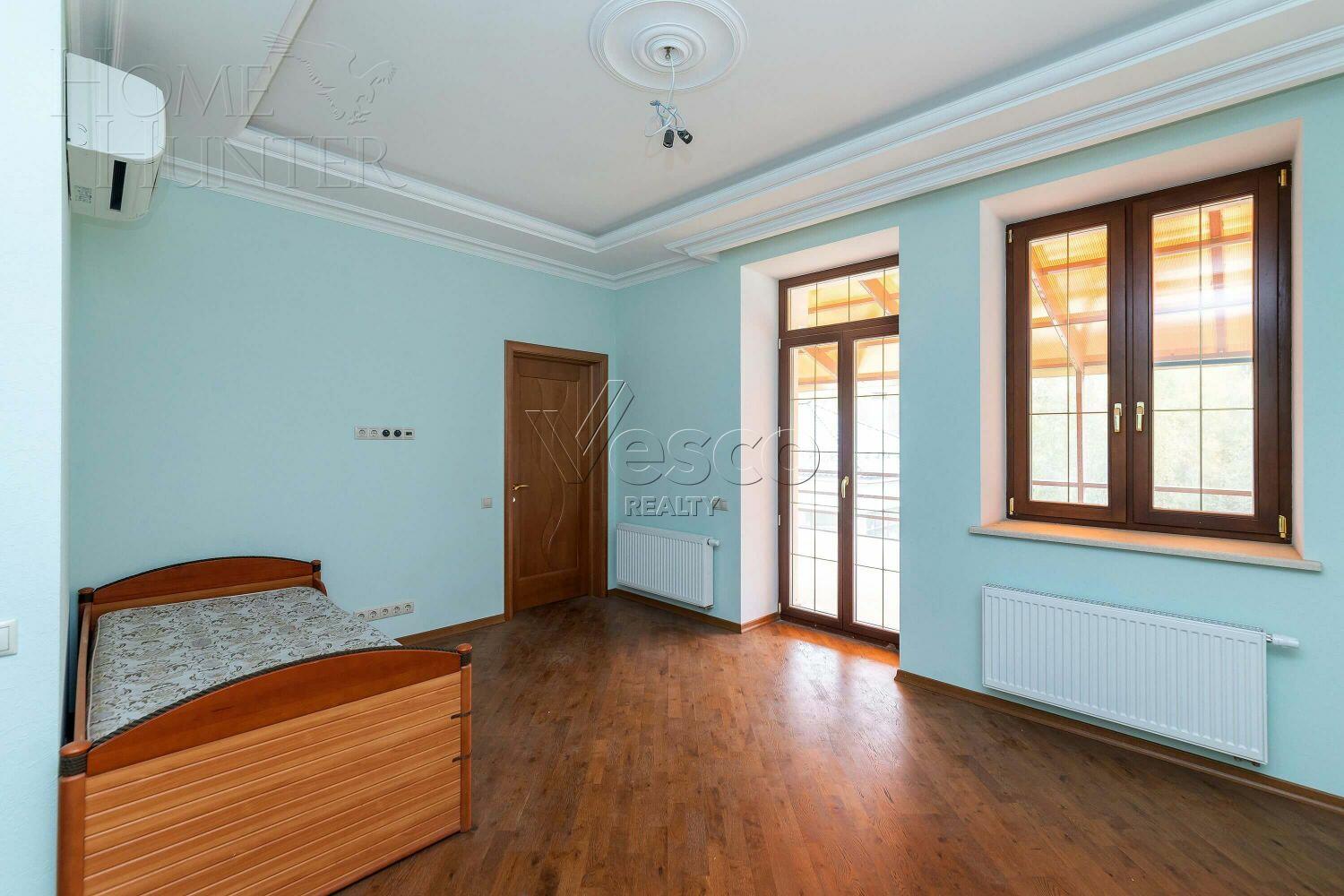 2-этажный коттедж 1 000 м² с отделкой