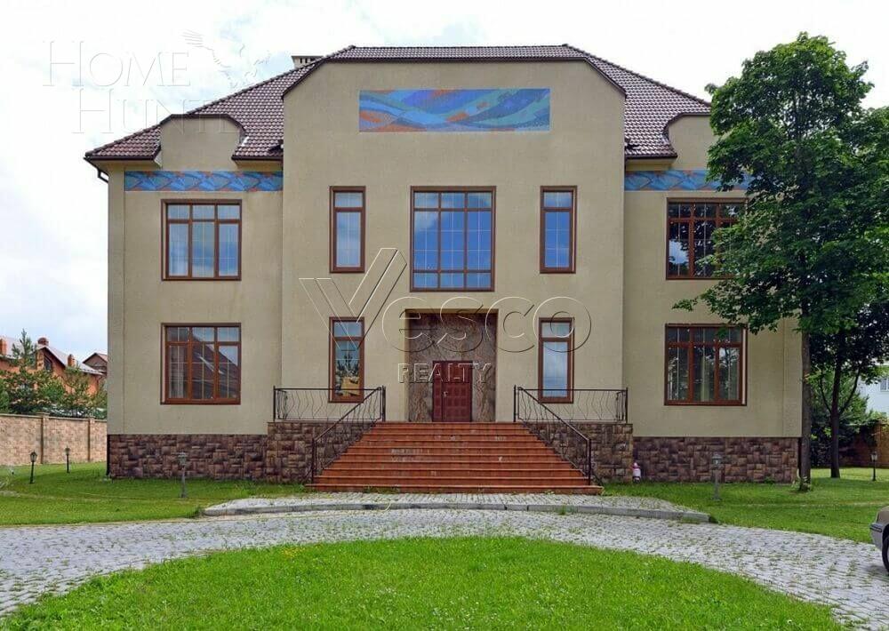 2-этажный коттедж 1 200 м² с отделкой