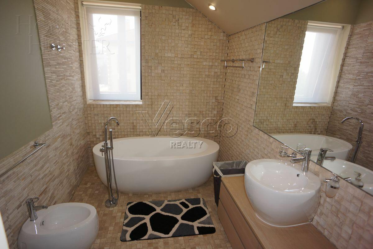 2-этажный коттедж 600 м² с отделкой