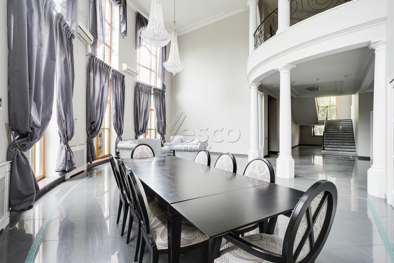 2-этажный коттедж 580 м² с отделкой