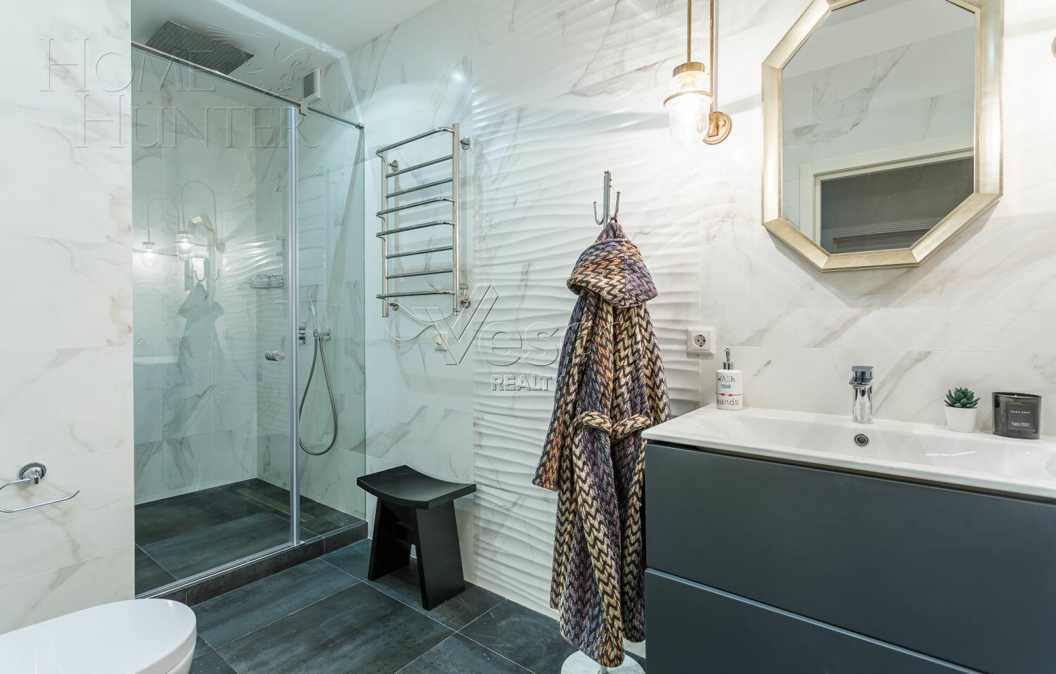 3-этажный таунхаус 360 м² с отделкой