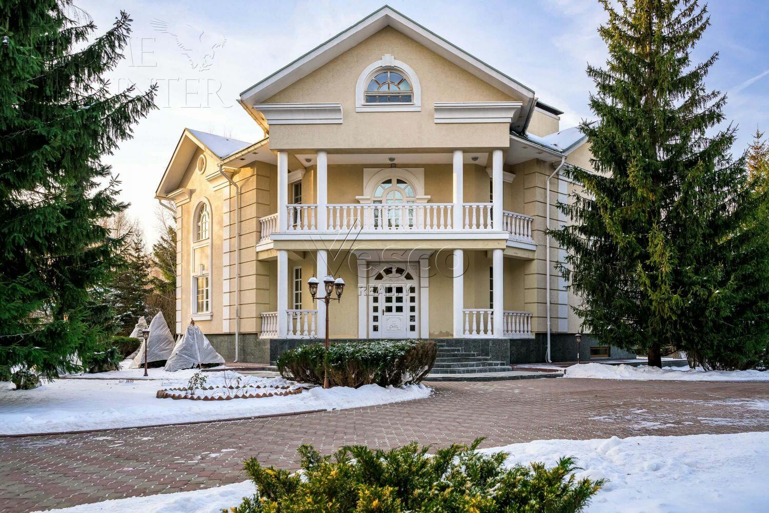 2-этажный коттедж 1 720 м² с отделкой