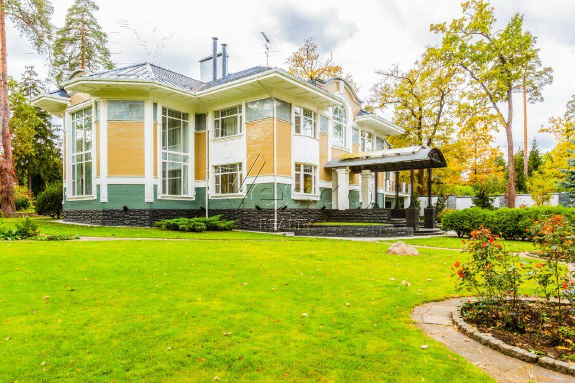 2-этажный коттедж 1 400 м² с отделкой