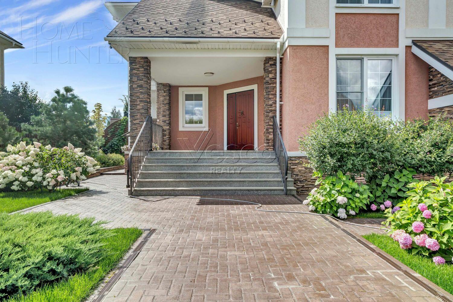 2-этажный коттедж 540 м² с отделкой