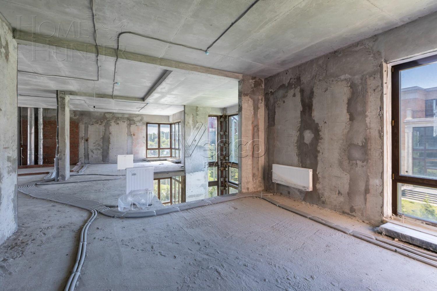 4-УРОВНЕВЫЙ ОСОБНЯК БЕЗ ОТДЕЛКИ 840 М² НА 1 ЭТАЖЕ