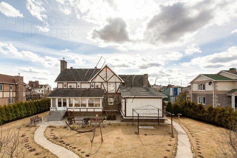 2-этажный коттедж 300 м² с отделкой