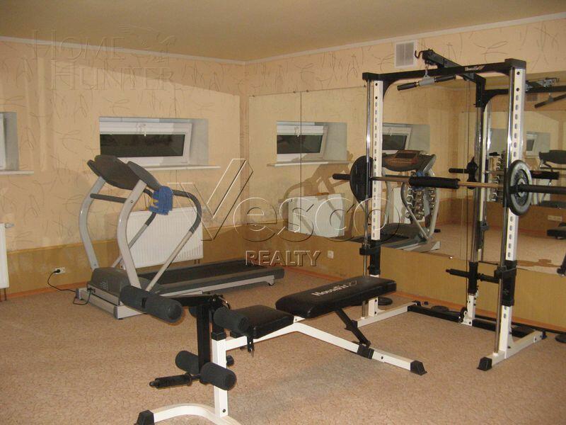 3-этажный коттедж 1 200 м² с отделкой