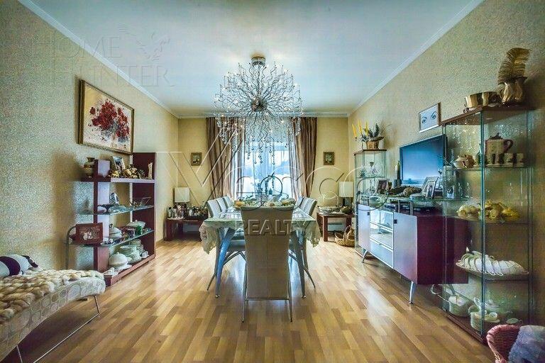 2-этажный коттедж 300 м² с отделкой