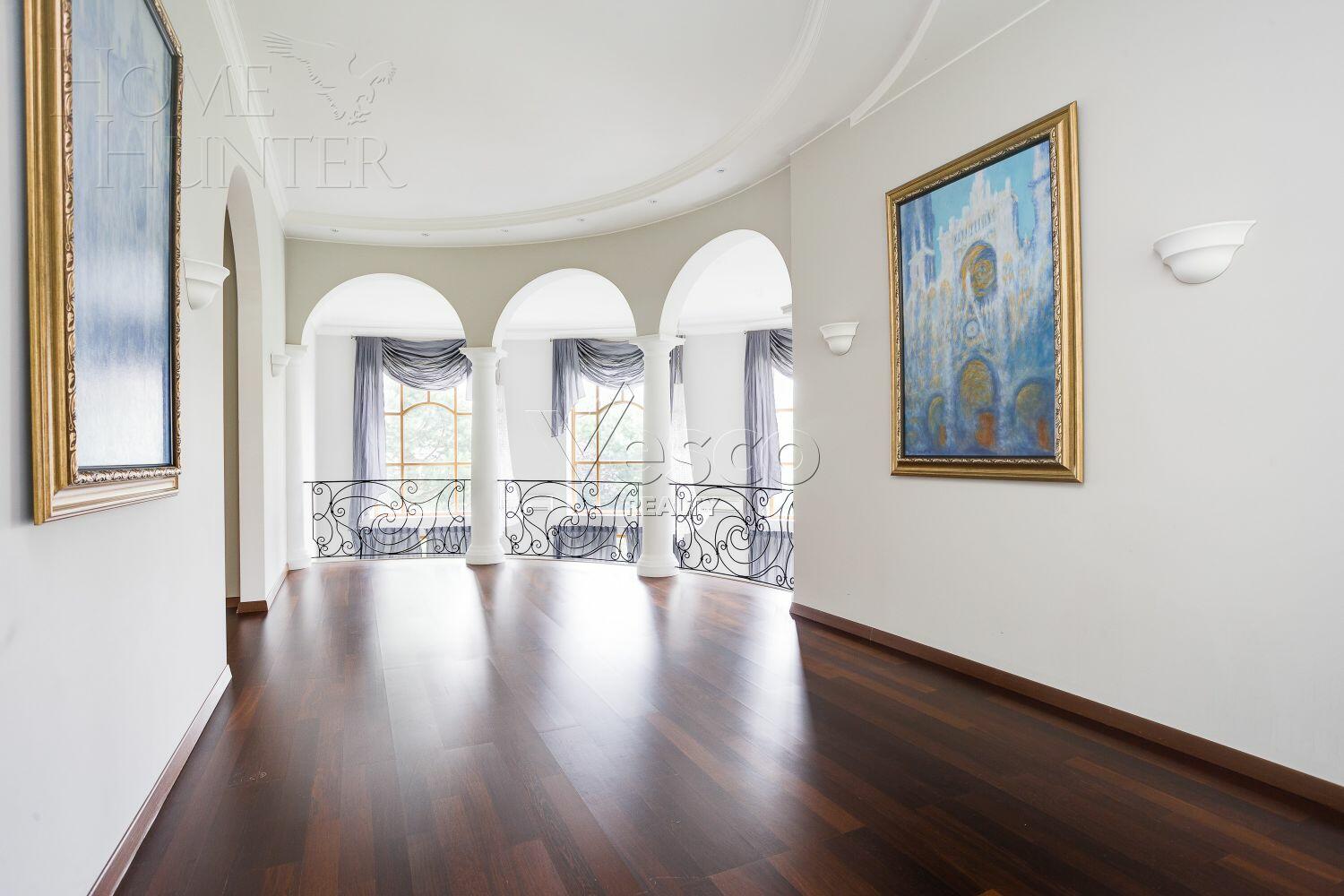 2-этажный коттедж 580 м² с отделкой