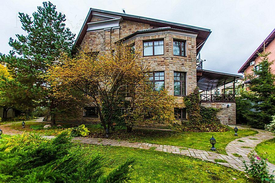 2-этажный коттедж 720 м² с отделкой