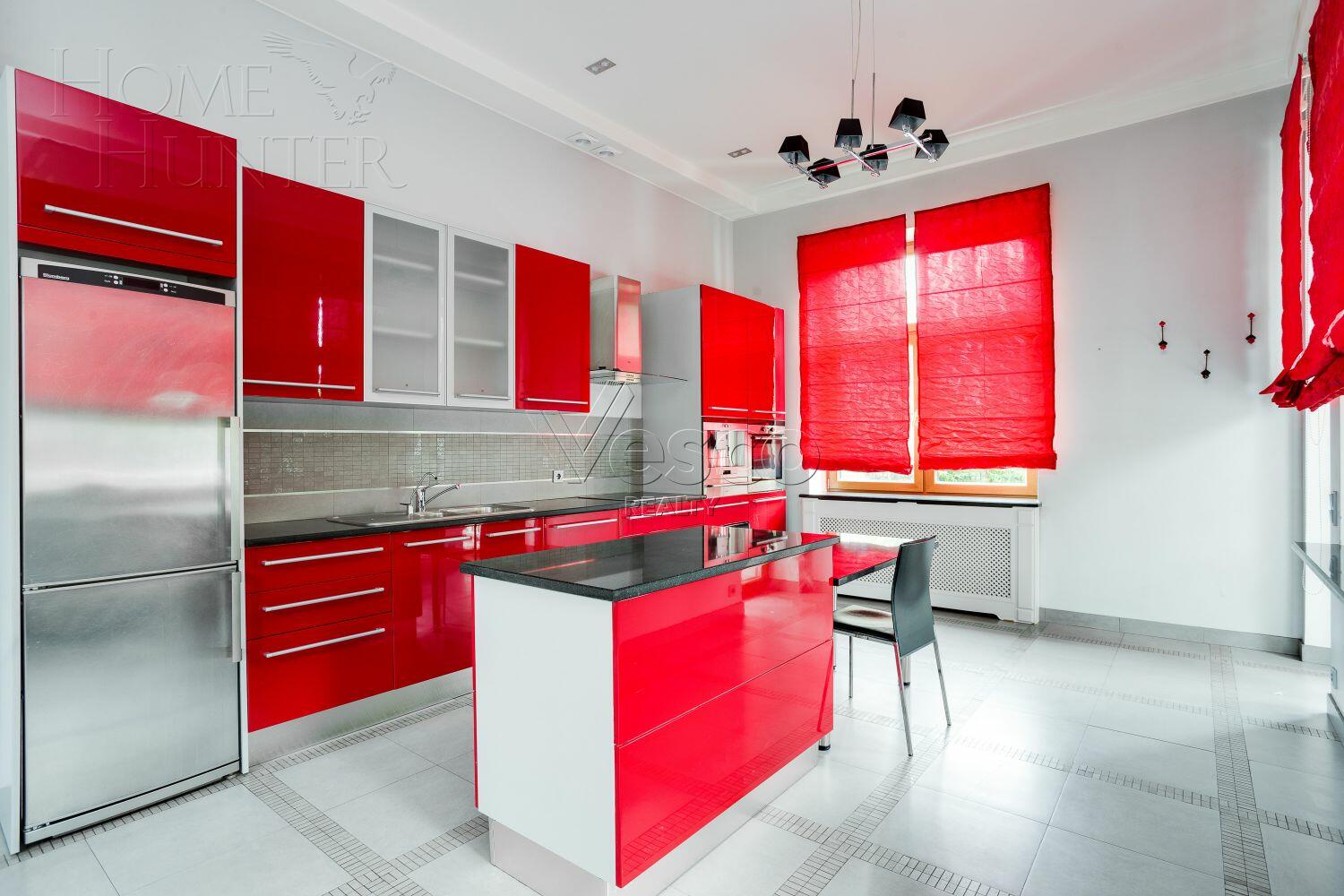 2-этажный коттедж 580 м² с отделкой