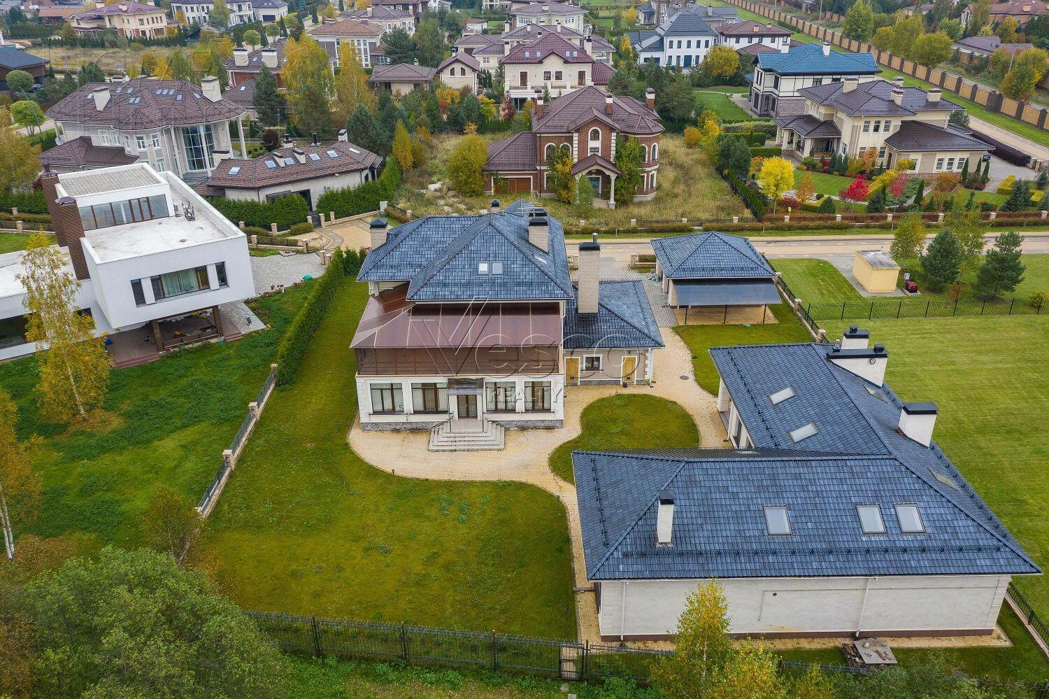 2-этажный коттедж 1 000 м² с отделкой