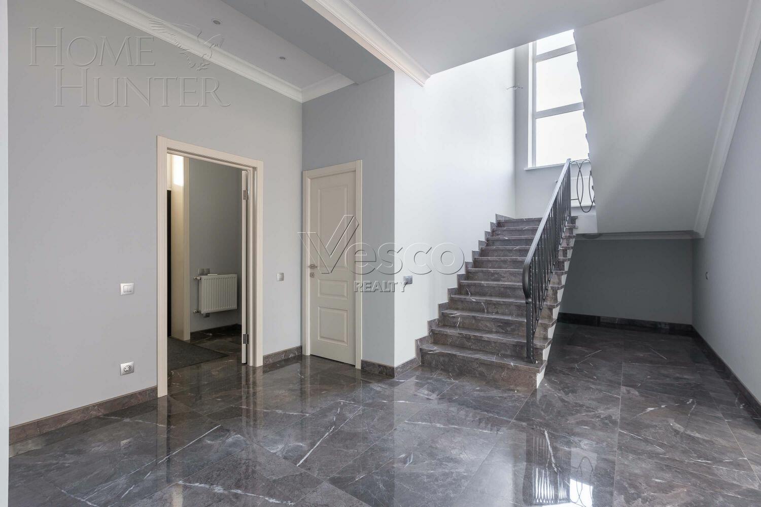 2-этажный коттедж 307 м² с отделкой