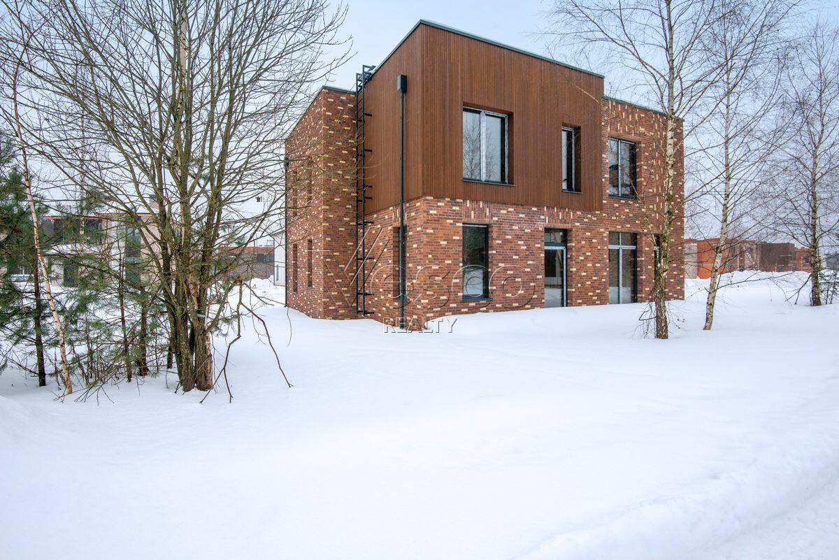 2-этажный коттедж 290.2 м² без отделки