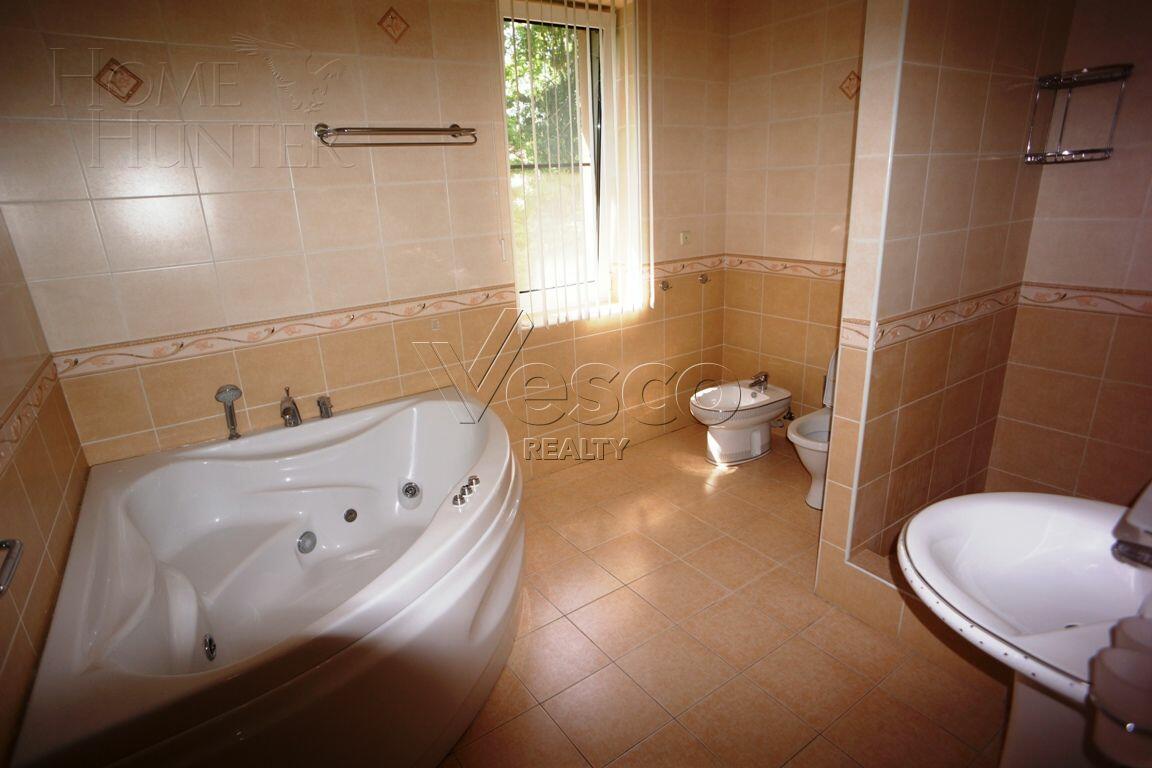 2-этажный таунхаус 640 м² с отделкой