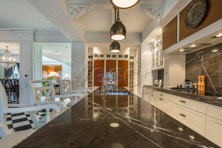 2-этажный коттедж 1 200 м² с отделкой