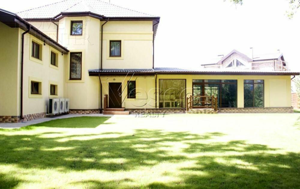 2-этажный коттедж 800 м² с отделкой