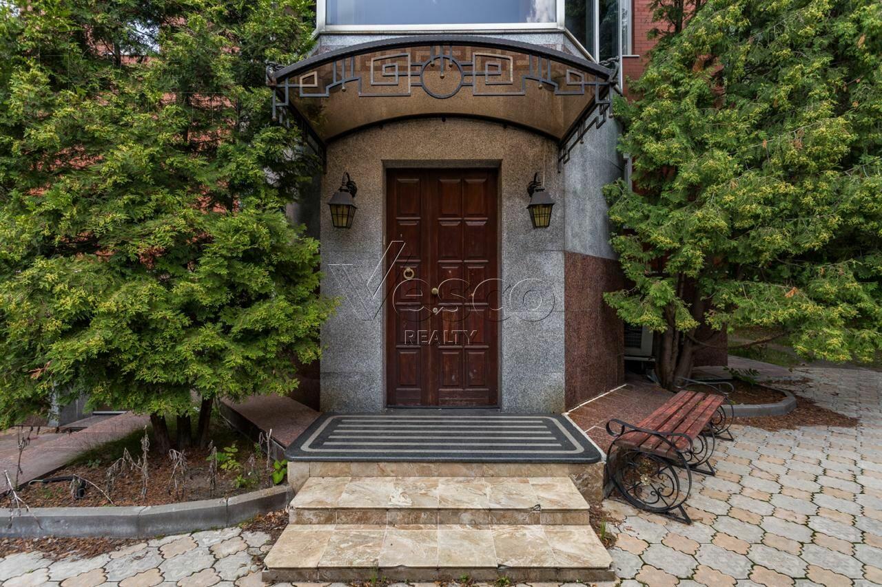 2-этажный коттедж 650 м² с отделкой