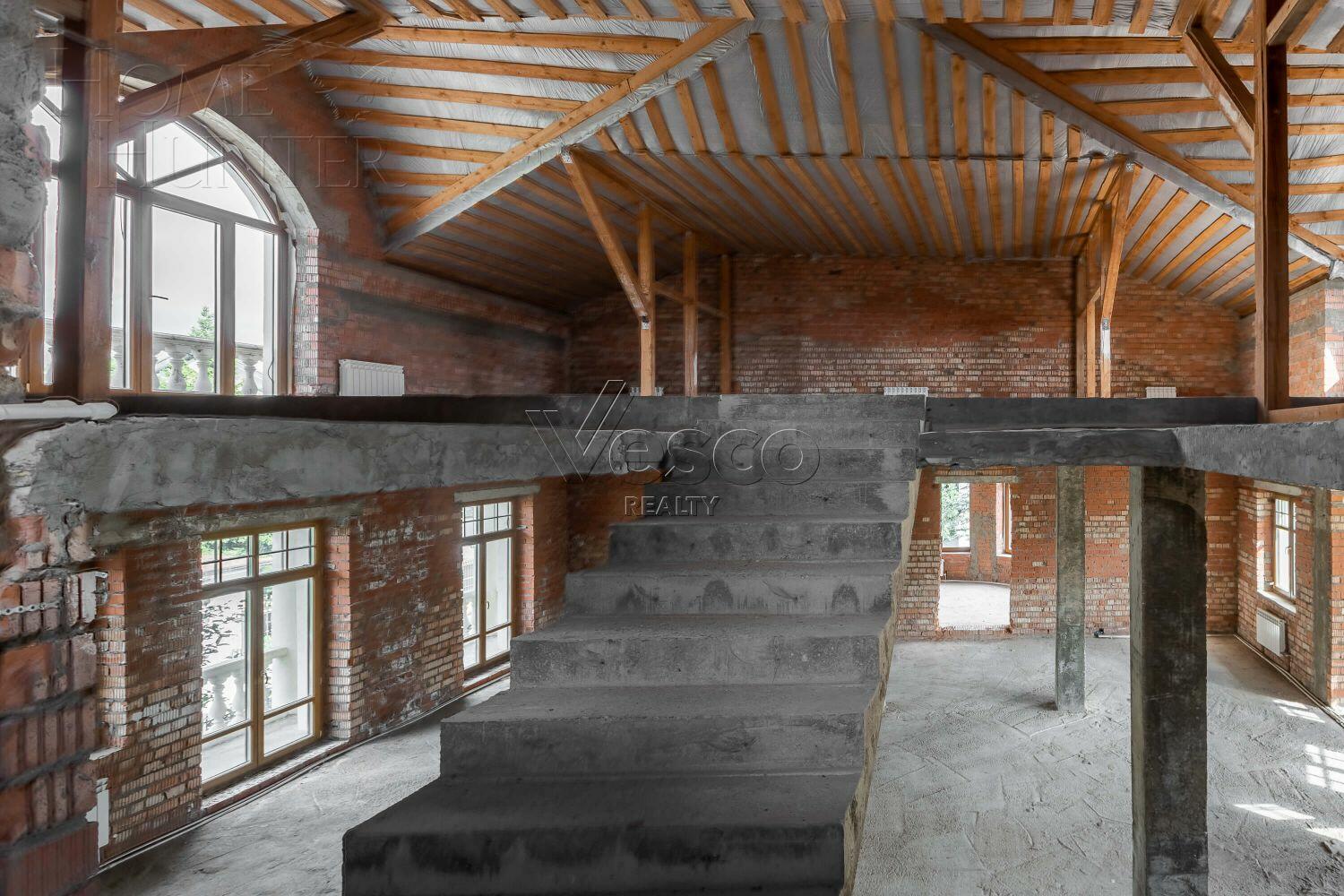 2-этажный коттедж 600 м² без отделки