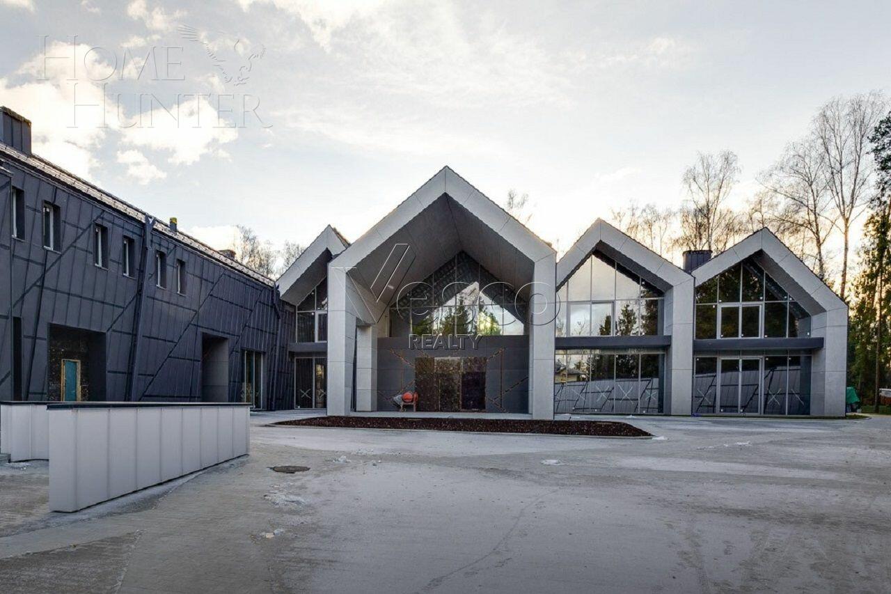 2-этажный коттедж 3 067 м² без отделки