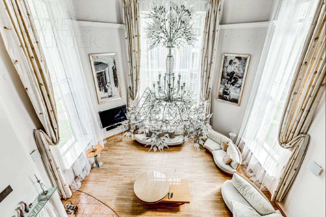 2-этажный коттедж 1 400 м² с отделкой