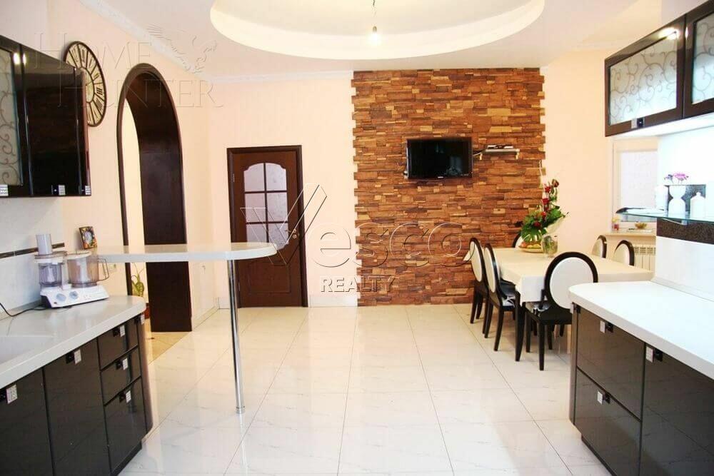 2-этажный коттедж 650 м² с отделкой