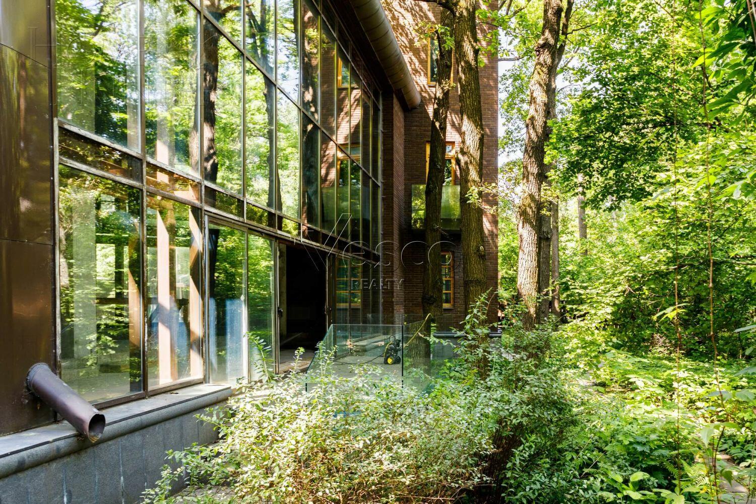 3-этажный коттедж 1 018 м² без отделки