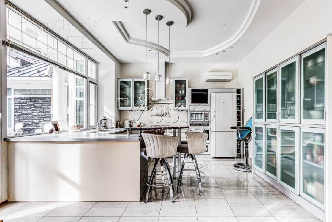 2-этажный коттедж 1 400 м² с отделкой