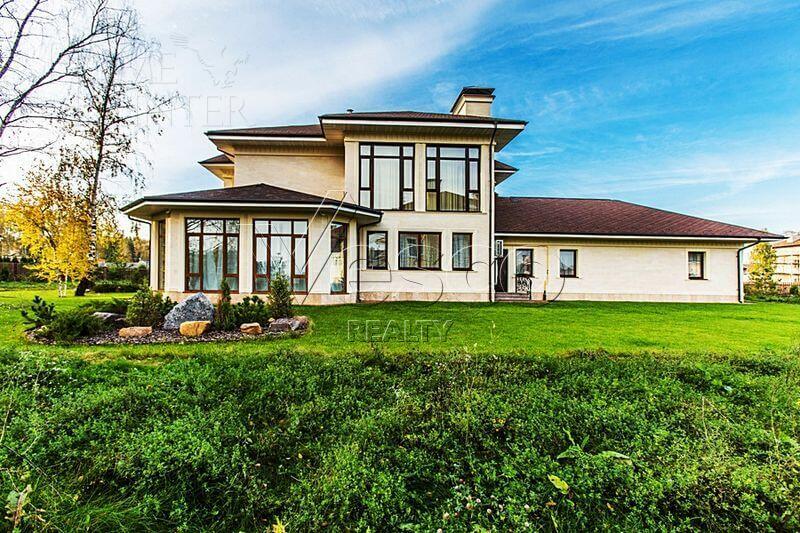 2-этажный коттедж 500 м² с отделкой