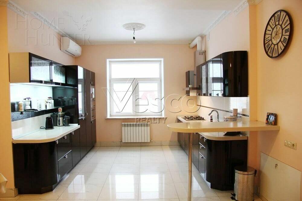 2-этажный коттедж 650 м² с отделкой