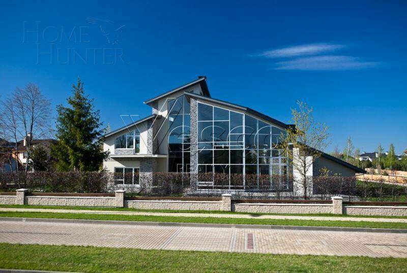 2-этажный коттедж 1 700 м² без отделки