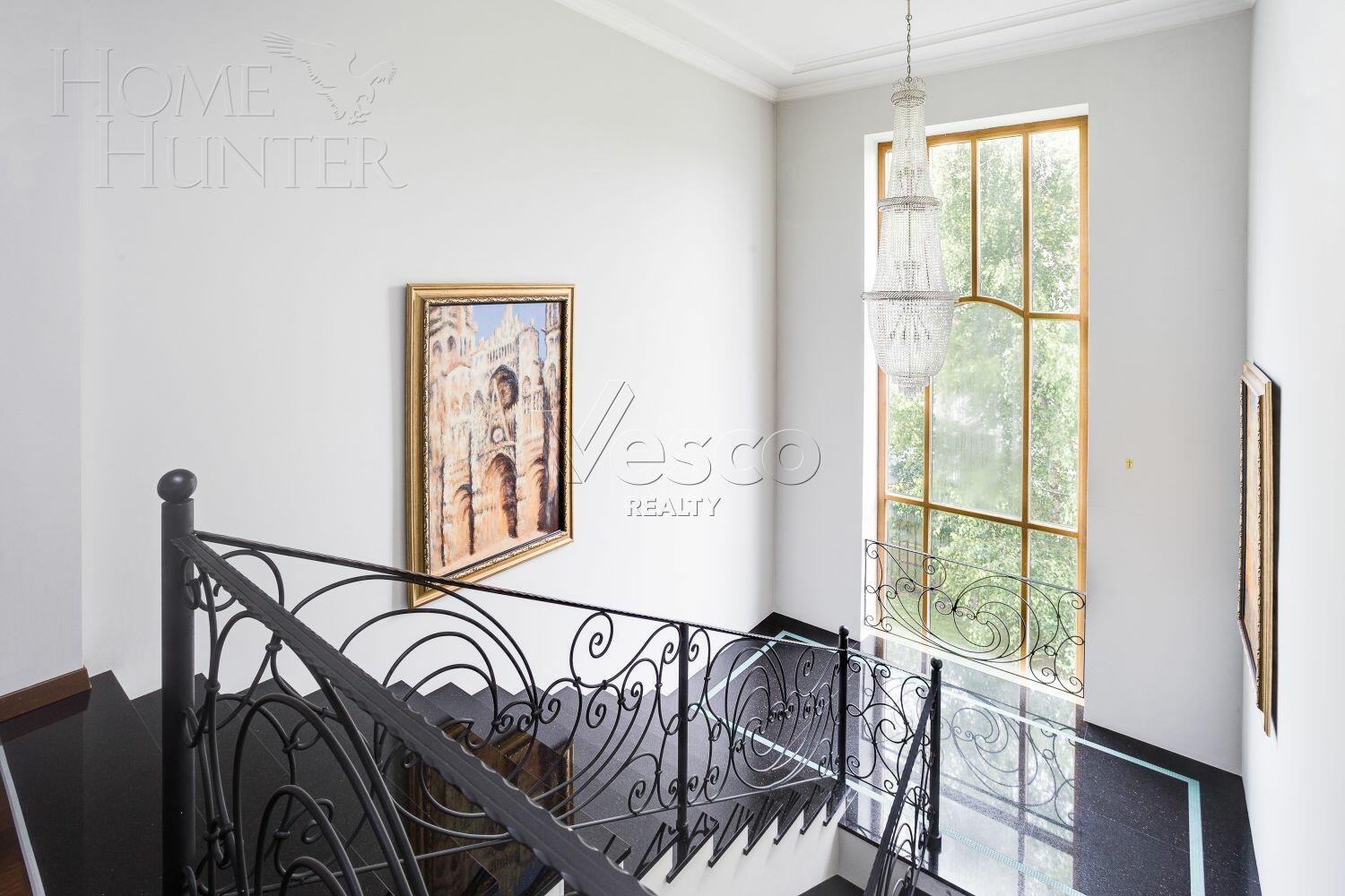 2-этажный коттедж 580 м² с отделкой