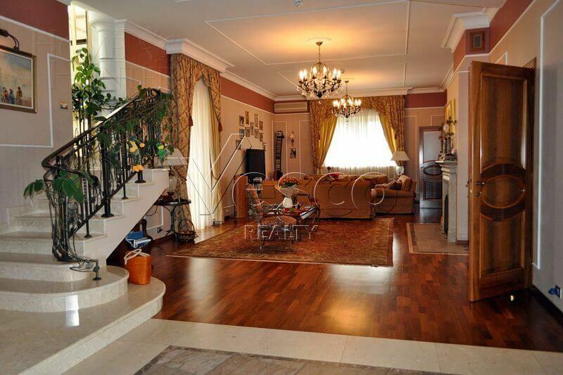 3-этажный коттедж 800 м² с отделкой