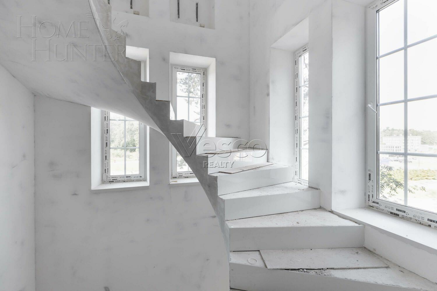 3-этажный коттедж 297 м² без отделки