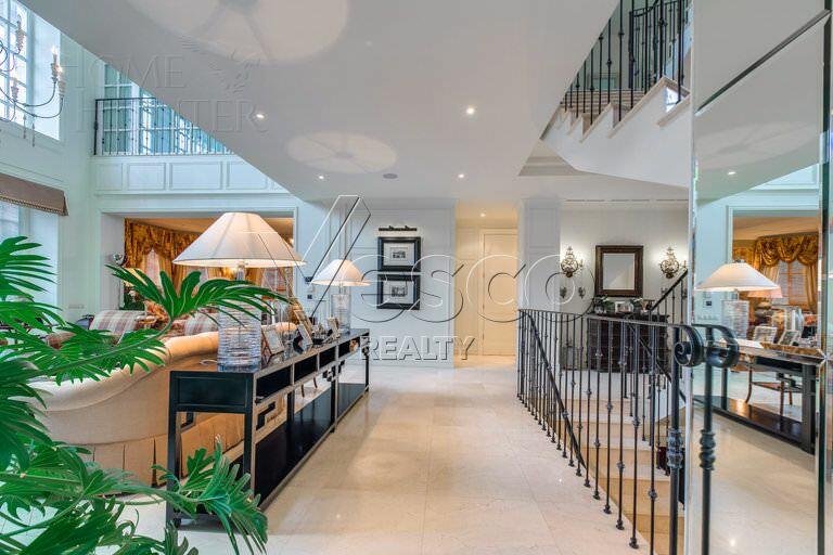 2-этажный коттедж 1 200 м² с отделкой