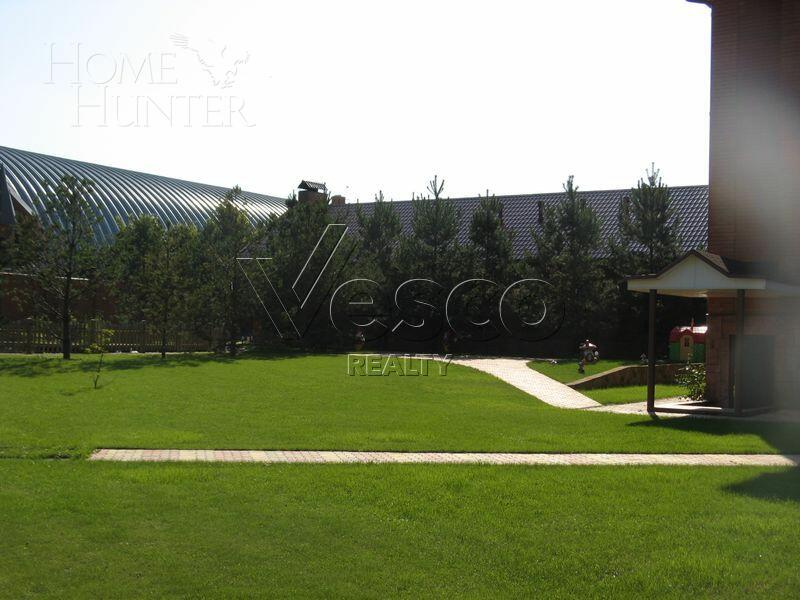 3-этажный коттедж 1 200 м² с отделкой