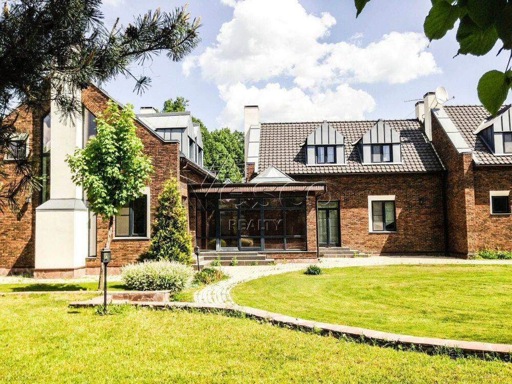 2-этажный коттедж 470 м² с отделкой