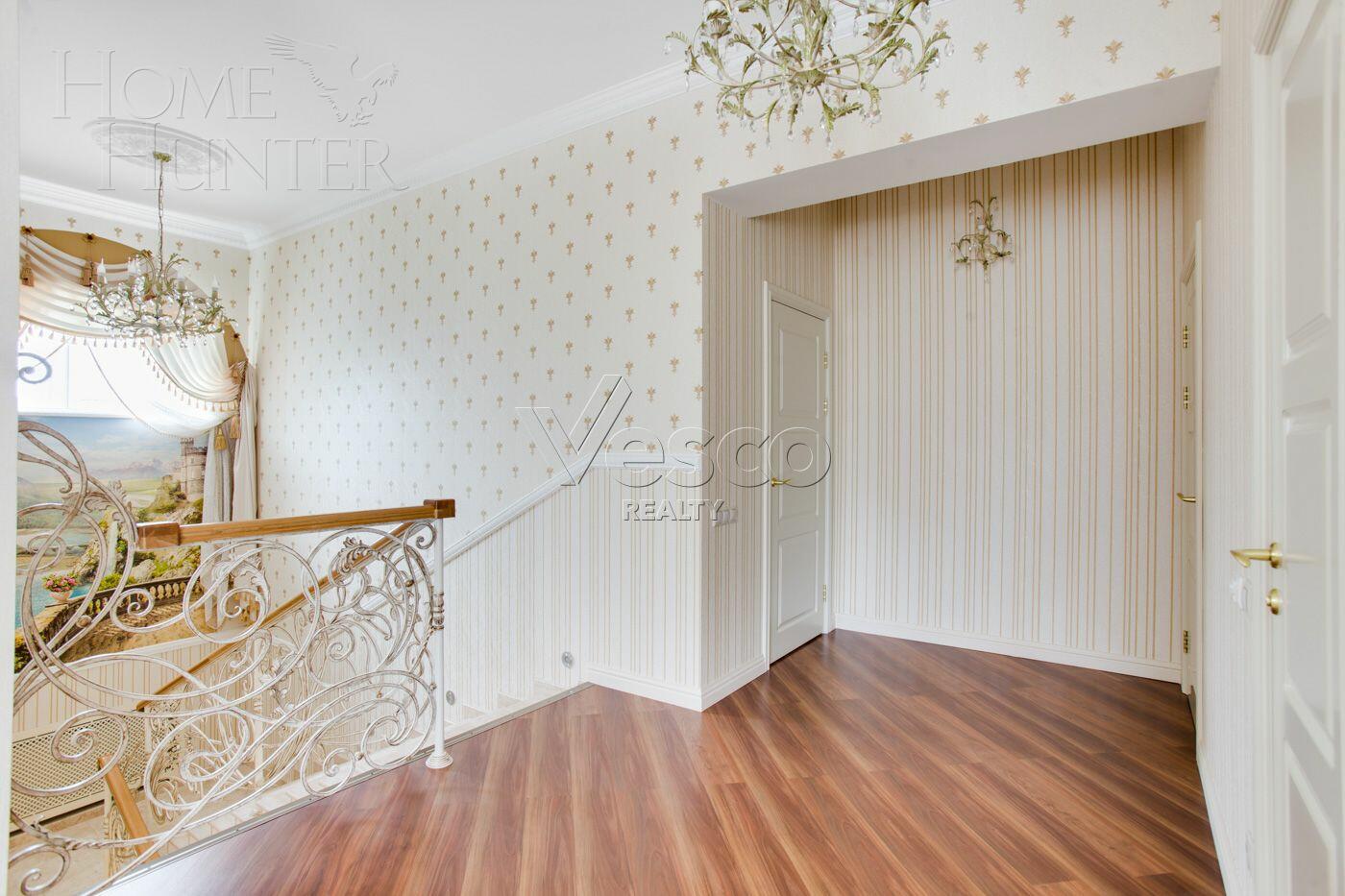 2-этажный коттедж 500 м² с отделкой