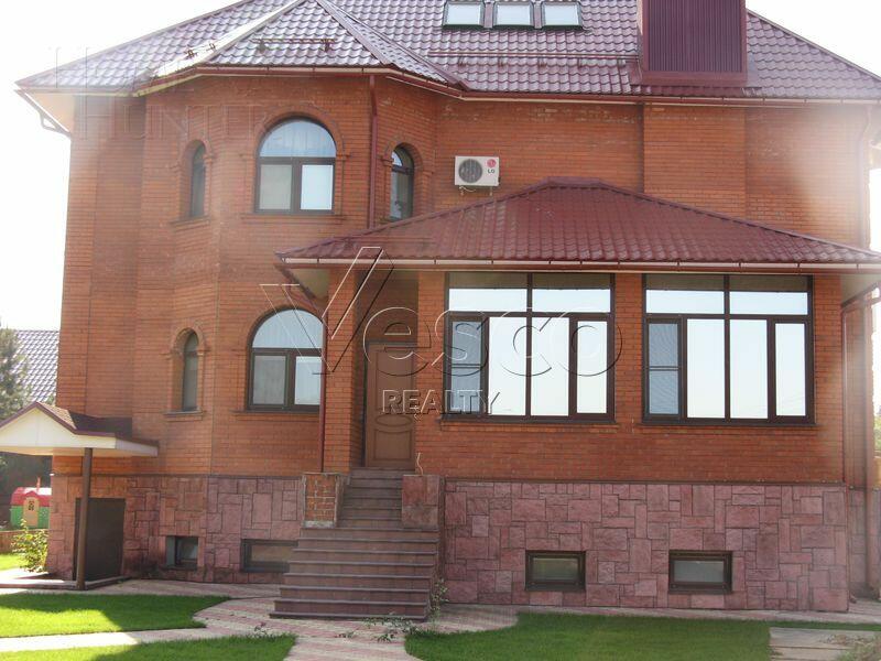 3-этажный коттедж 1 200 м² с отделкой