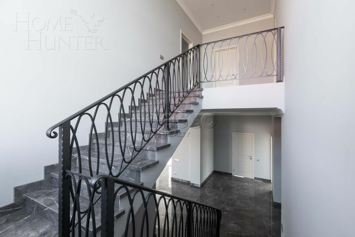 2-этажный коттедж 307 м² с отделкой