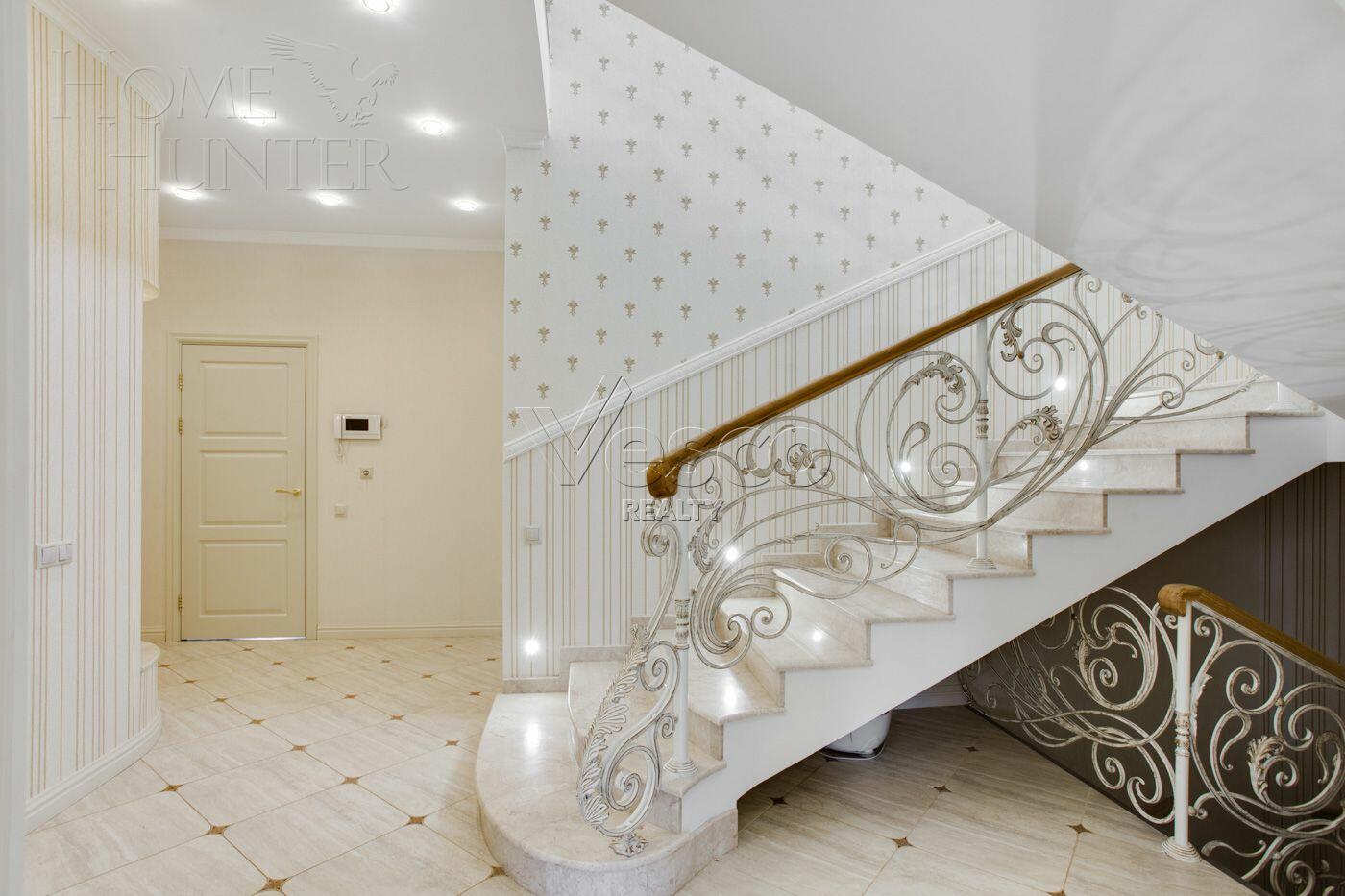 2-этажный коттедж 500 м² с отделкой