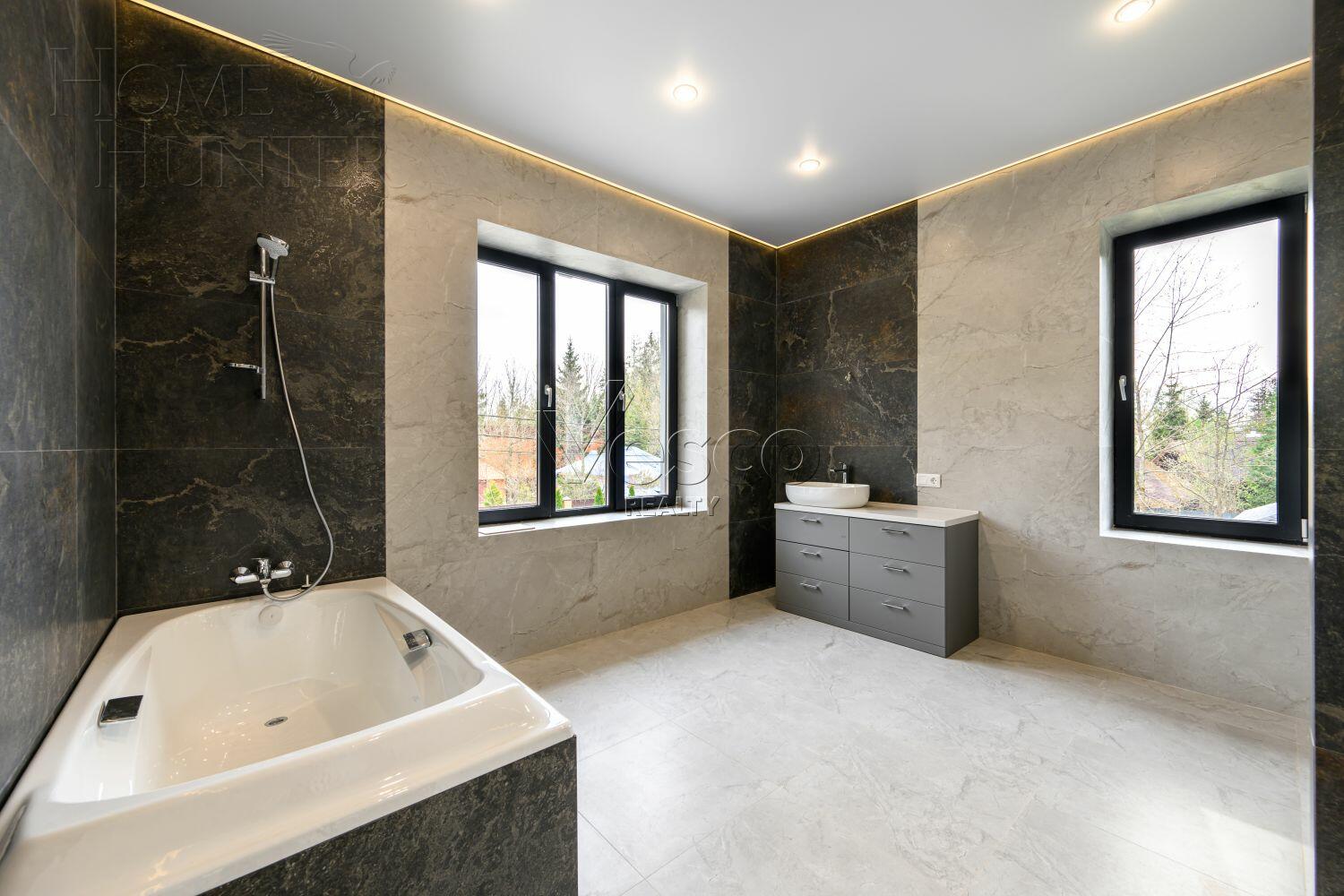 2-этажный коттедж 180 м² с отделкой