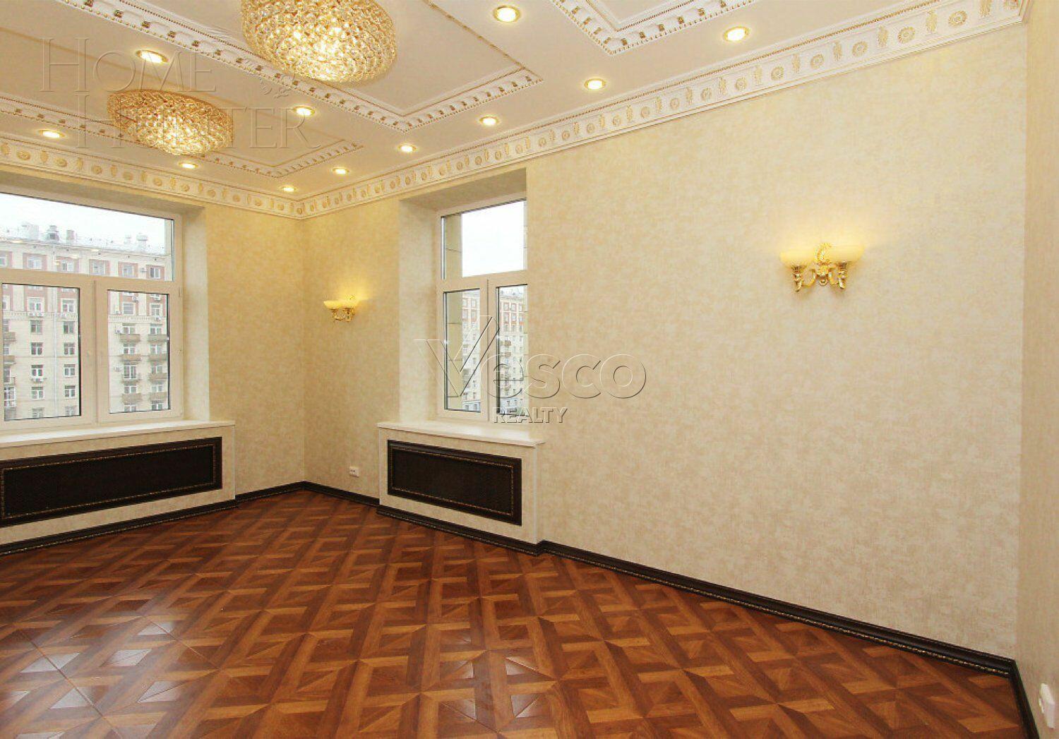 3-этажный таунхаус 286 м² с отделкой