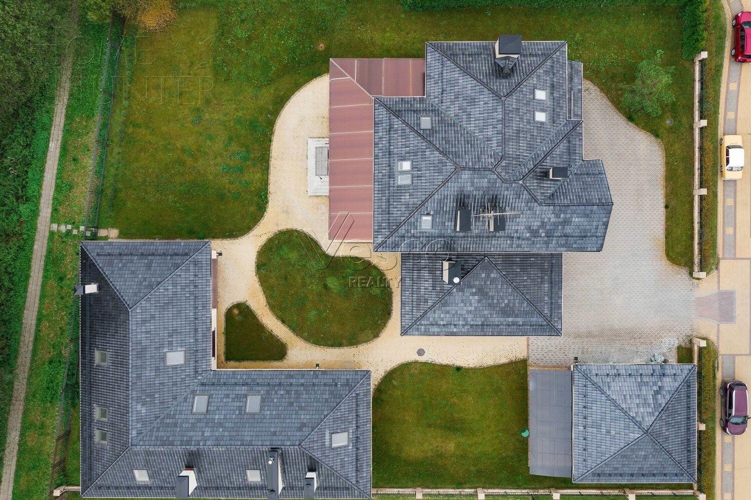 2-этажный коттедж 1 000 м² с отделкой