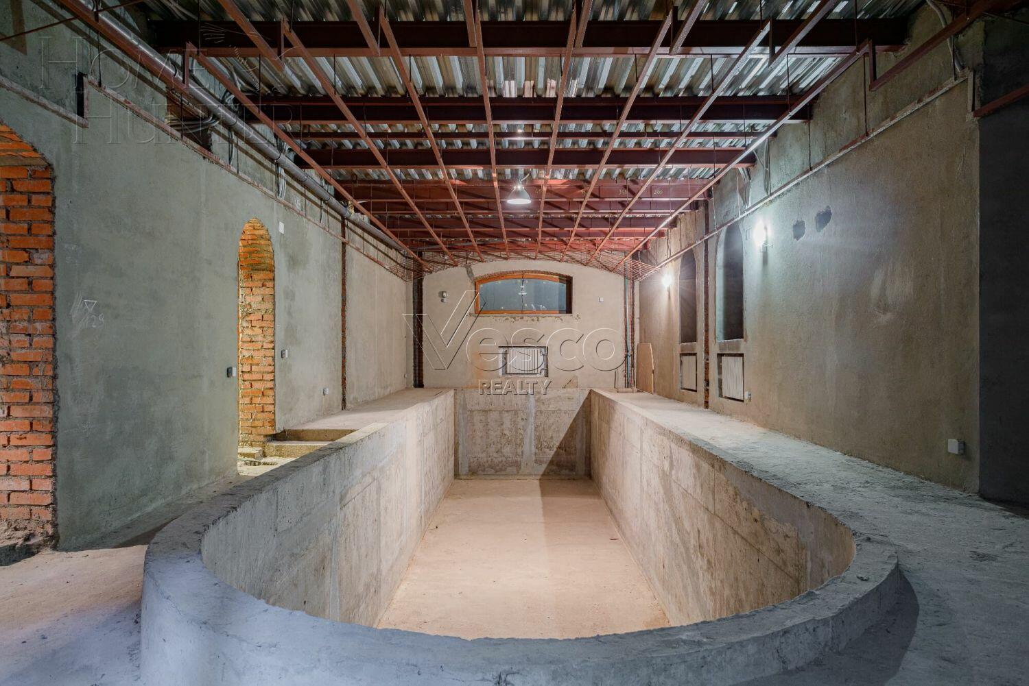 3-этажный коттедж 1 018 м² без отделки