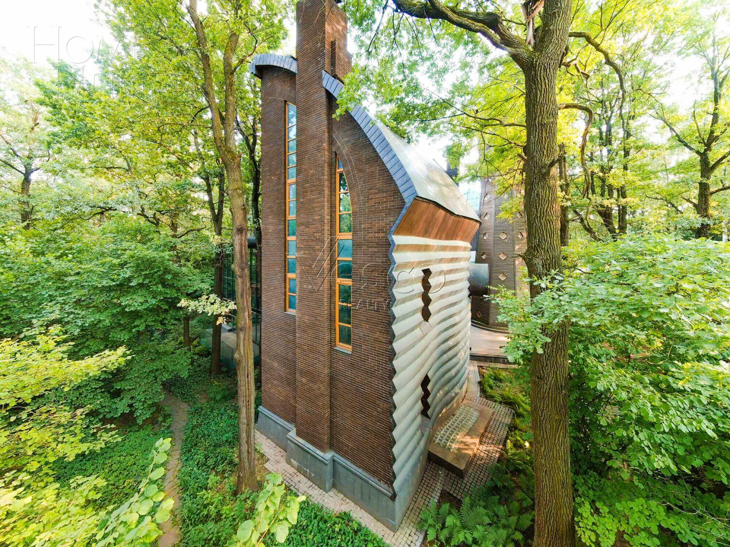 3-этажный коттедж 1 018 м² без отделки