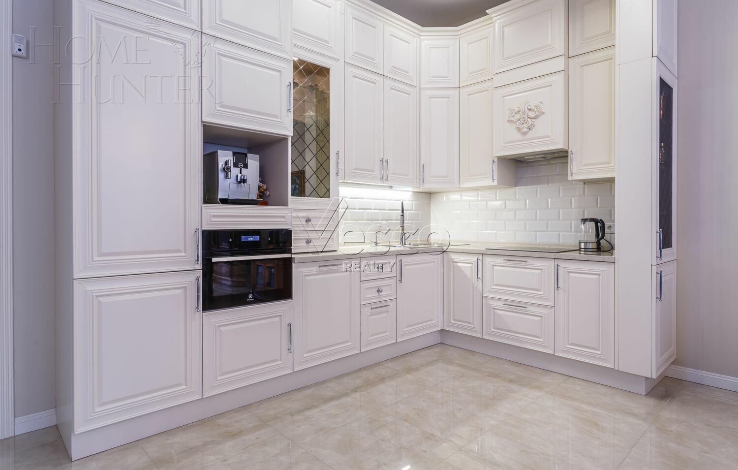 3-этажный таунхаус 360 м² с отделкой