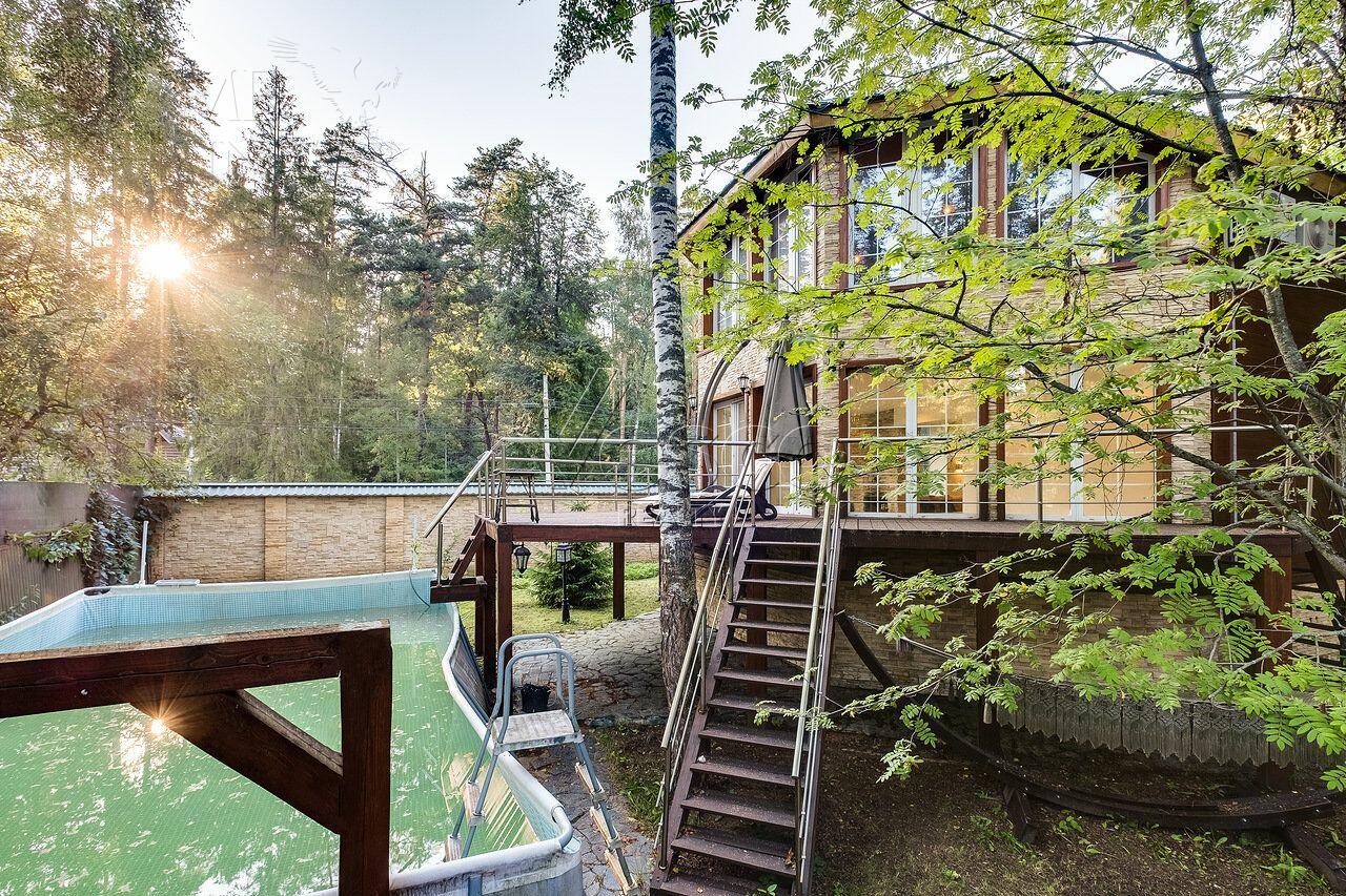 2-этажный коттедж 280 м² с отделкой