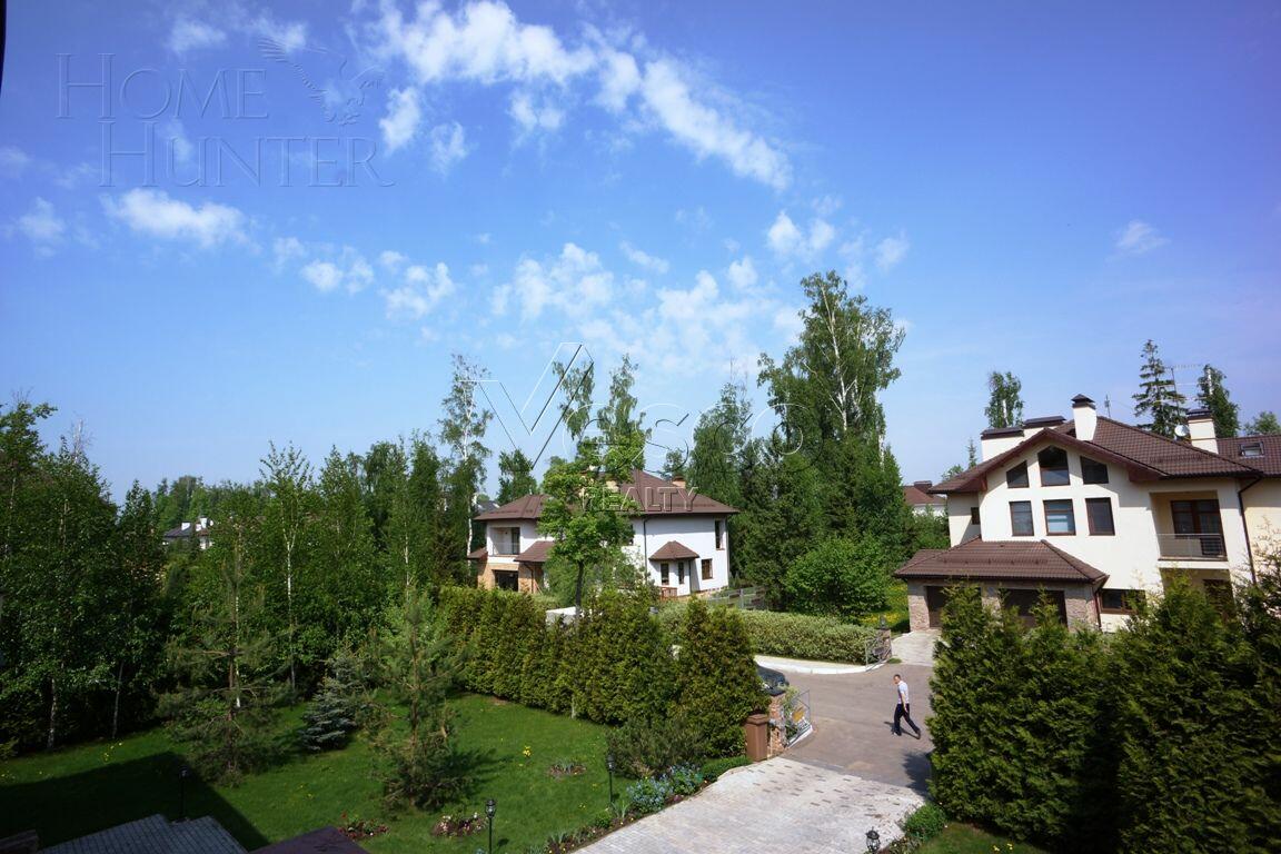 2-этажный таунхаус 640 м² с отделкой