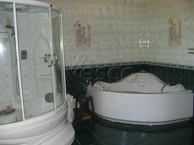 3-этажный коттедж 1 200 м² с отделкой